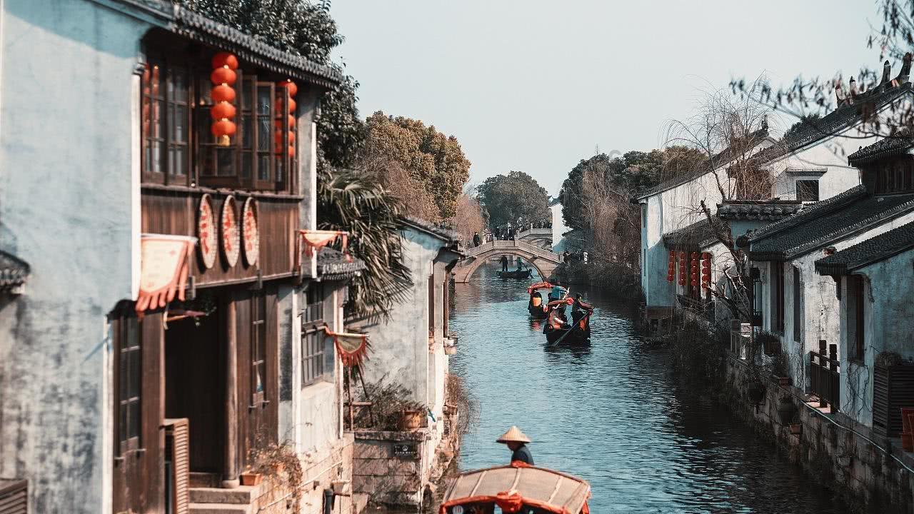 逃出昏暗的地下室